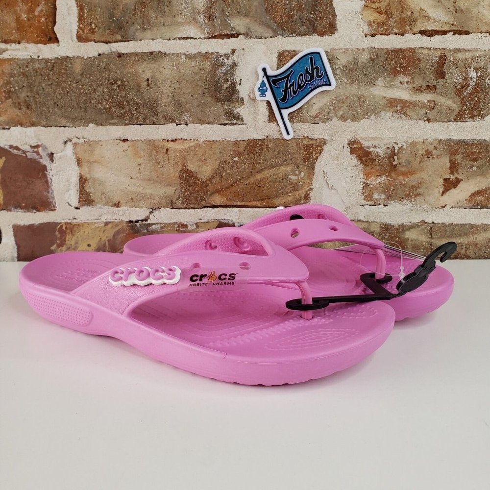 Crocs Classic Thong Flip Flop Sandals Women's Size 7 Pink Water Friendly NEW
